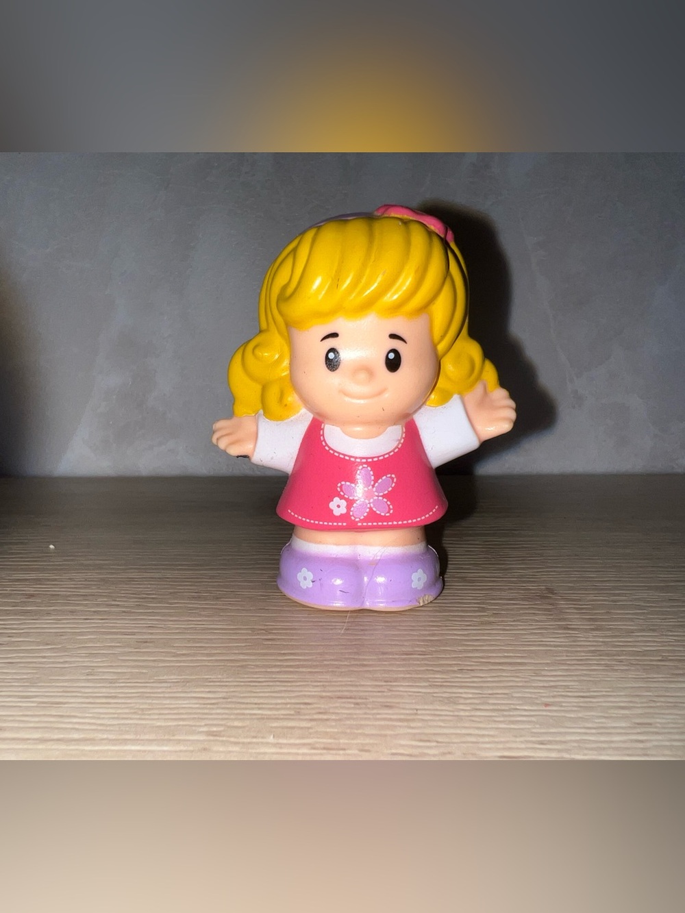 🏡 Fisher-Price Little People Girl Figure – Surprise & Sounds Home